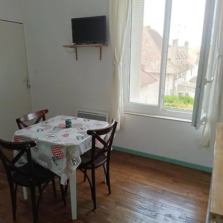 35m2 A L'etage ,1 Lit Double *