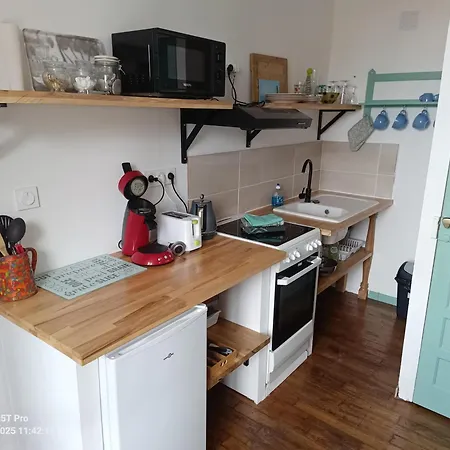 35m2 A L'etage ,1 Lit Double *